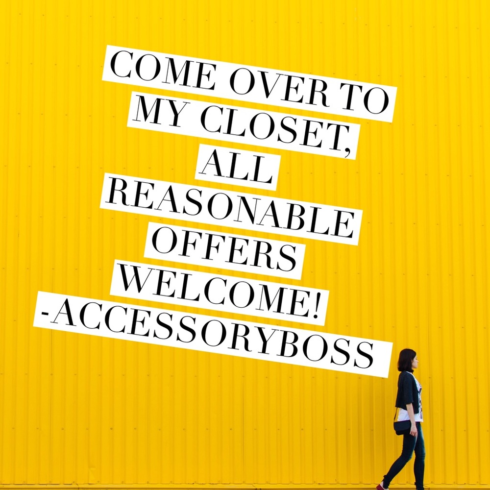 Come & Check Out My Closet 😍